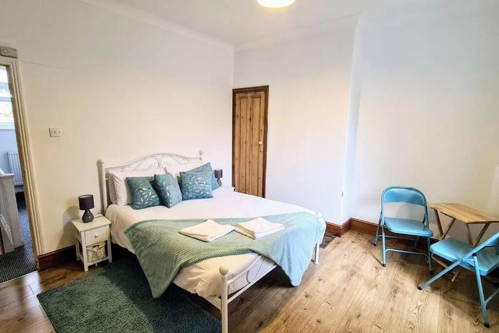 2 Bedroom Victorian Canal Side Terrace House. Hebden Bridge Esterno foto